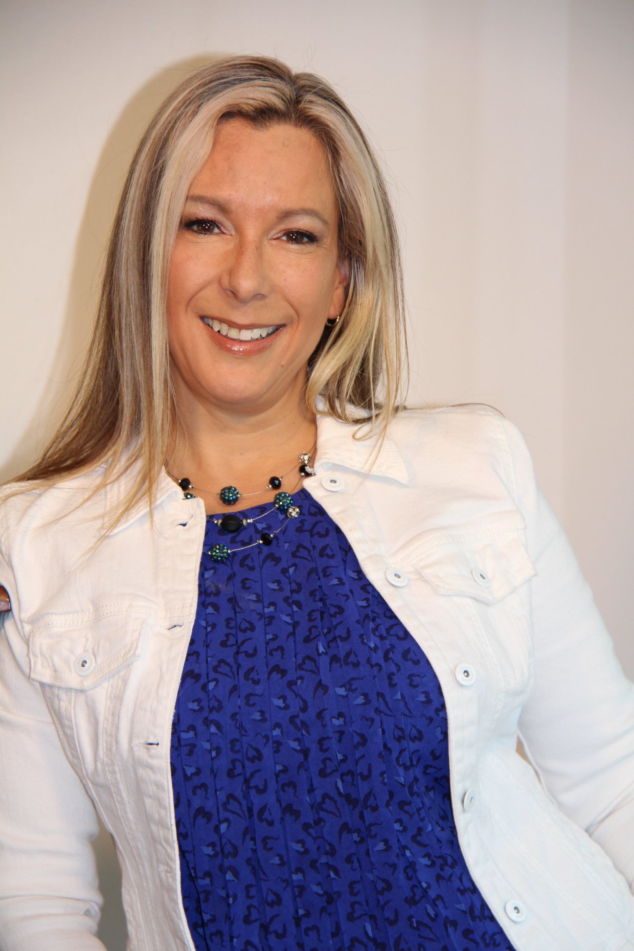 Annie Légaré, hypnothérapeute à Québec, souriante